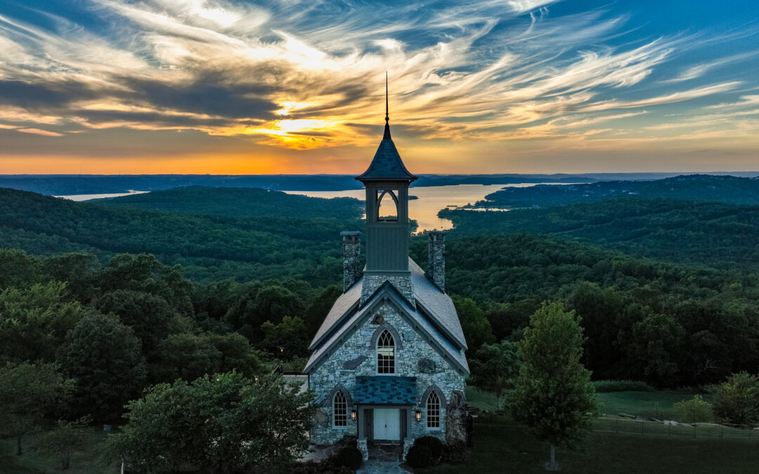 Agents of Discovery as a Tool for Tourism Sites
